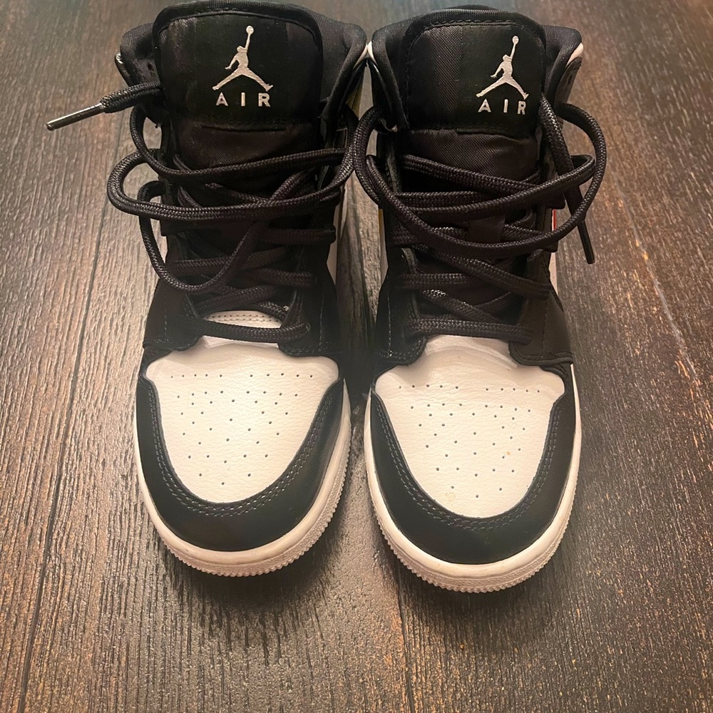 Nike Air Jordan 1 Mid Retro Multi-Color